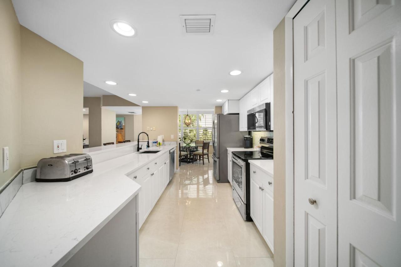 Gullwing Beach Front Resort Fort Myers Beach Esterno foto